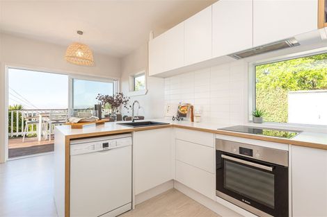 Photo of property in 1/182 Mount Pleasant Road, Mount Pleasant, Christchurch, 8081