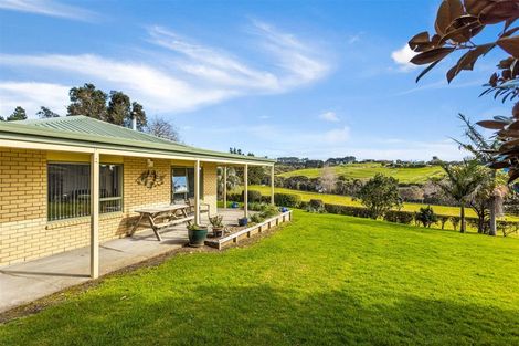 Photo of property in 192 Muriwai Valley Road, Muriwai, Waimauku, 0881