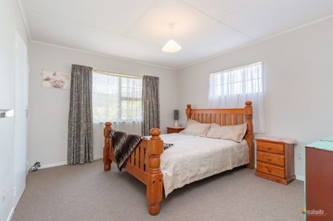 Photo of property in 124 George Street, Stokes Valley, Lower Hutt, 5019