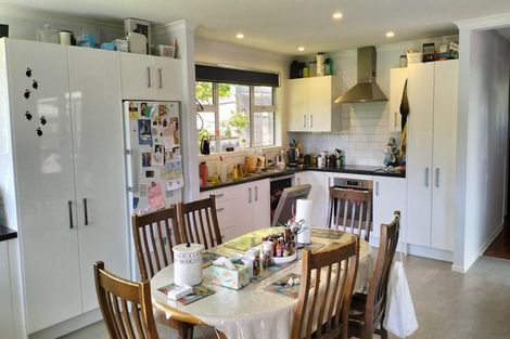 Photo of property in 562 Main Road North, Timberlea, Upper Hutt, 5018