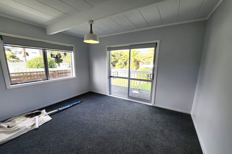 Photo of property in 7a Litchfield Place, Clarks Beach, 2122