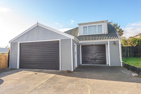 Photo of property in 10 Carlton Avenue, Gonville, Whanganui, 4501