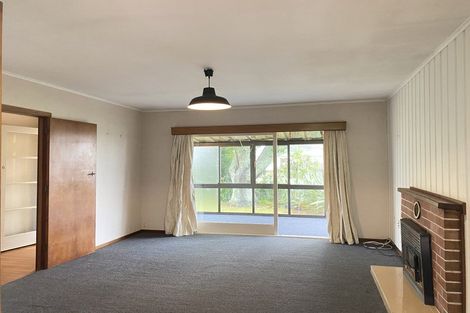 Photo of property in 1/66 Buscomb Avenue, Henderson, Auckland, 0610