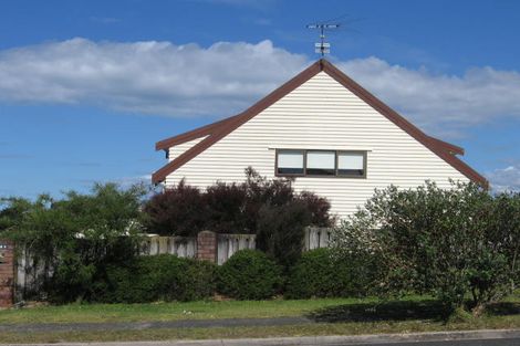 Photo of property in 2/151 Oaktree Avenue, Browns Bay, Auckland, 0630