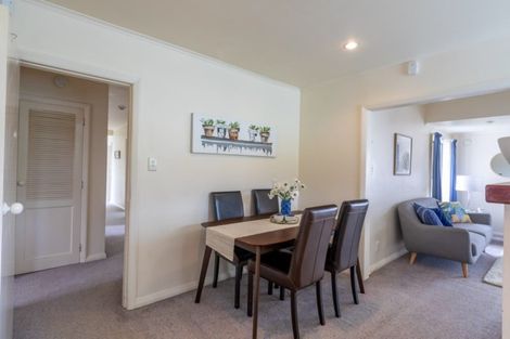 Photo of property in 32 Oxford Street, Tawa, Wellington, 5028