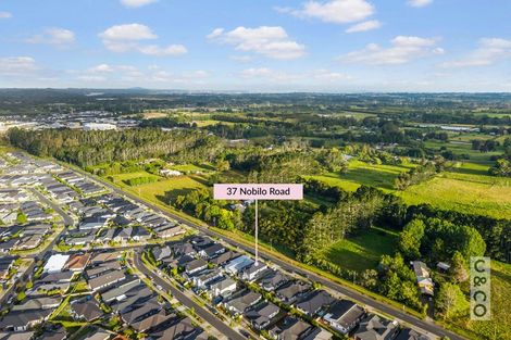 Photo of property in 37 Nobilo Road, Kumeu, 0810