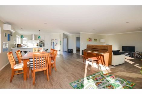 Photo of property in 10 Captains Loop, Haruru, 0204