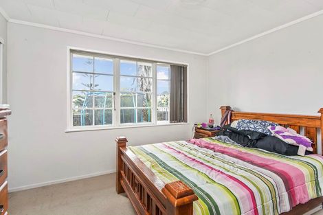 Photo of property in 42 Staverton Crescent, Mangere, Auckland, 2022