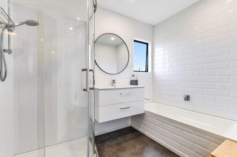 Photo of property in 19 Northview Lane, Nawton, Hamilton, 3200