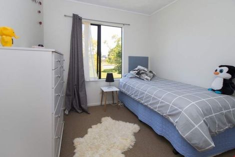 Photo of property in 4 Altair Place, Windsor Park, Auckland, 0632