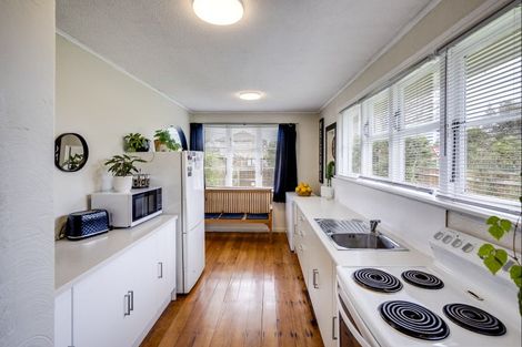 Photo of property in 115 Latham Street, Marewa, Napier, 4110