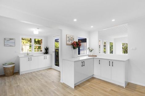 Photo of property in 48 Kamahi Street, Stokes Valley, Lower Hutt, 5019