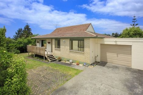 Photo of property in 2/6 Charmaine Road, Torbay, Auckland, 0630