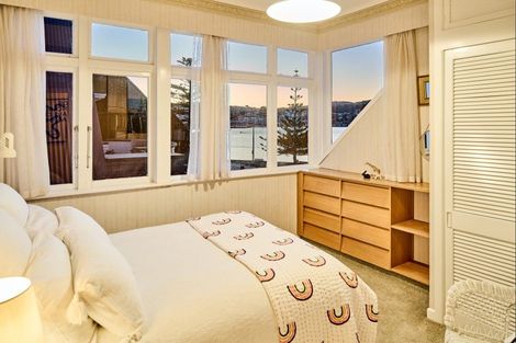 Photo of property in 338 Oriental Parade, Oriental Bay, Wellington, 6011