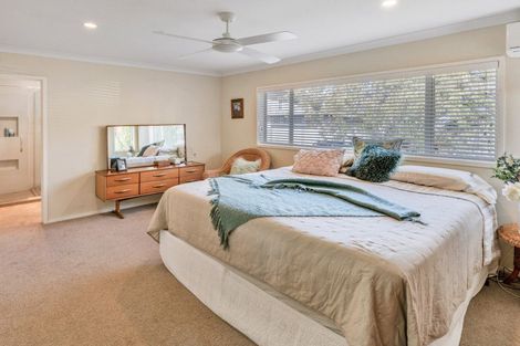 Photo of property in 5 Seymour Road, Mellons Bay, Auckland, 2014