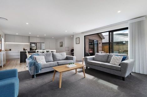 Photo of property in 33 Drysdale Road, Jacks Point, 9371