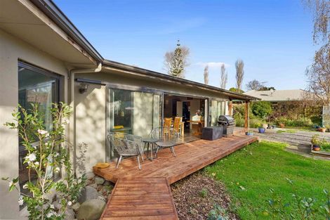 Photo of property in 43 Pehi Kupa Street, Waikanae, 5036