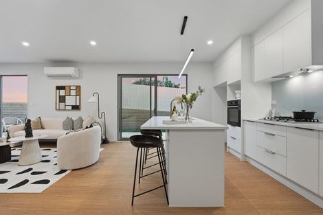 Photo of property in 72a Sycamore Drive, Sunnynook, Auckland, 0620
