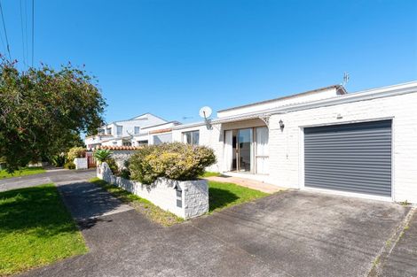Photo of property in 1/1 Akehurst Avenue, New Lynn, Auckland, 0600