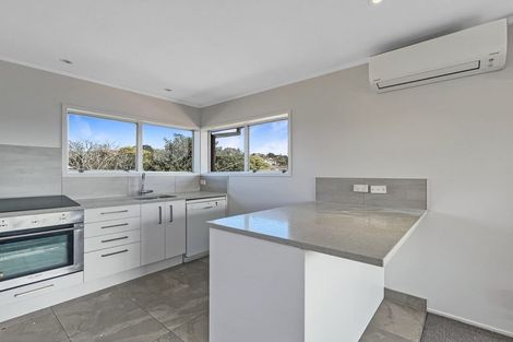 Photo of property in 2/11 Eastwood Rise, Browns Bay, Auckland, 0630