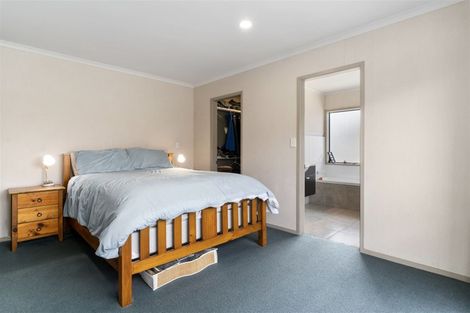 Photo of property in 33 Golden Sands Drive, Papamoa Beach, Papamoa, 3118