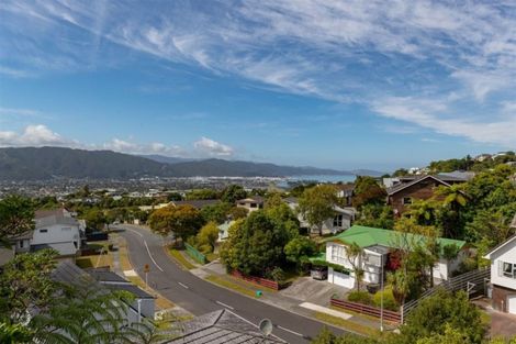 Photo of property in 44 Viewmont Drive, Harbour View, Lower Hutt, 5010