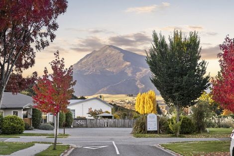 Photo of property in 10 Snowberry Street, Albert Town, Wanaka, 9305