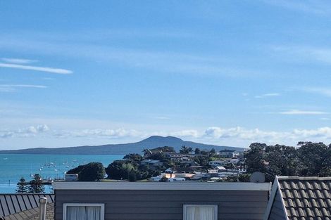 Photo of property in 1/1 Takutai Avenue, Bucklands Beach, Auckland, 2012