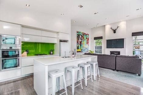 Photo of property in 42 Livingstone Street, Westmere, Auckland, 1022