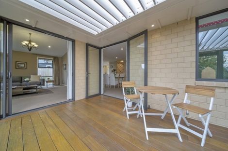 Photo of property in 7 Manurau Crescent, Merrilands, New Plymouth, 4312