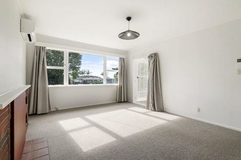 Photo of property in 199 Chivalry Road, Glenfield, Auckland, 0629