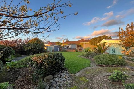 Photo of property in 15 Tregarth Street, Saint Johns Hill, Whanganui, 4501