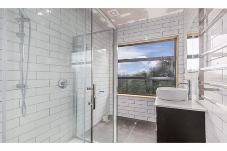 Photo of property in 24 Miromiro Road, Normandale, Lower Hutt, 5010