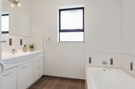 Photo of property in 4 Newbourne Crescent, Redwoodtown, Blenheim, 7201