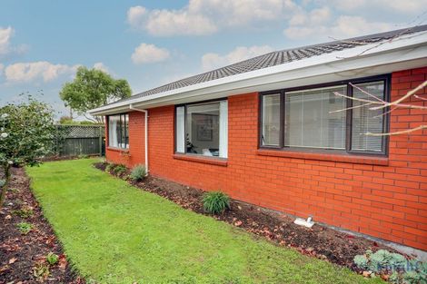 Photo of property in 2/44 Division Street, Riccarton, Christchurch, 8041