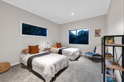 Photo of property in 92 Govett Avenue, Frankleigh Park, New Plymouth, 4310