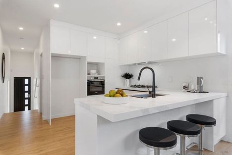 Photo of property in 31c Weatherly Road, Torbay, Auckland, 0630