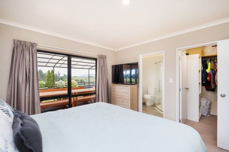 Photo of property in 32 Stoneleigh Lane, Aokautere, Palmerston North, 4471