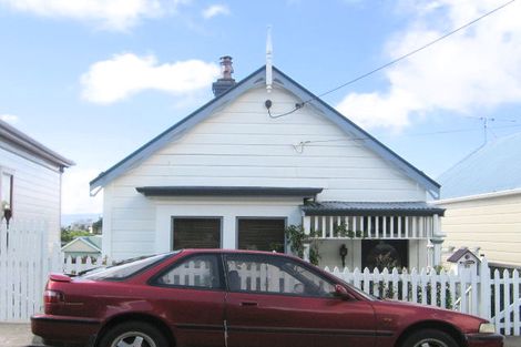 Photo of property in 30 Charlotte Avenue, Brooklyn, Wellington, 6021