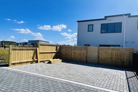 Photo of property in 16 Mene Way, Karaka, 2113