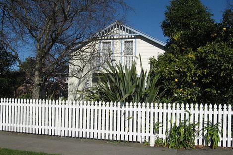 Photo of property in 318 College Street, West End, Palmerston North, 4410