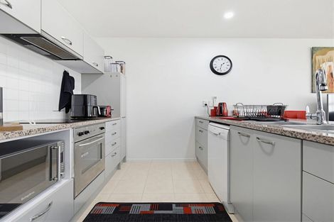 Photo of property in 2/124 Stancombe Road, Flat Bush, Auckland, 2016