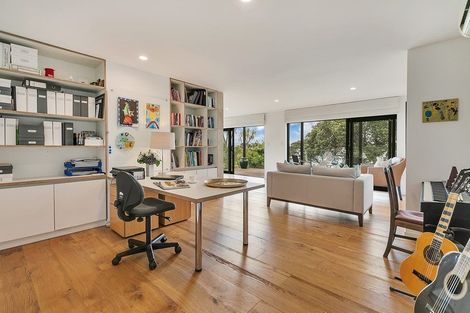 Photo of property in 28 Valhalla Drive, Beach Haven, Auckland, 0626