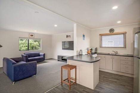 Photo of property in 104 Sands Crescent, Matarangi, Whitianga, 3592