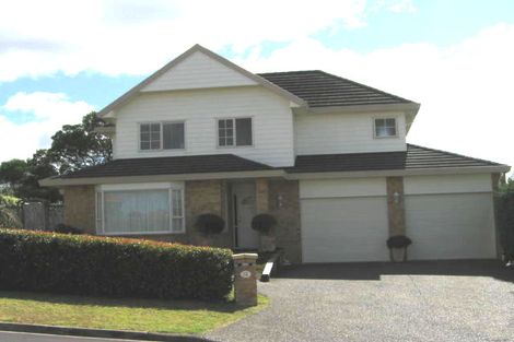 Photo of property in 12 Highgrove Lane, Totara Vale, Auckland, 0632