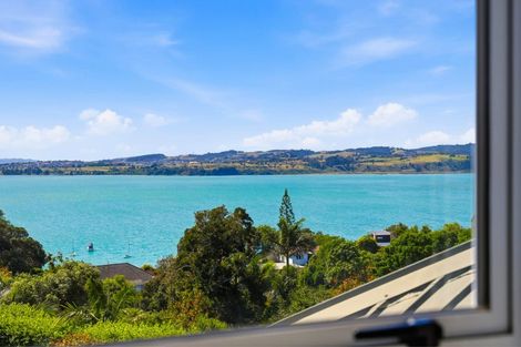 Photo of property in 2 Callender Place, Shelly Park, Auckland, 2014