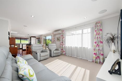 Photo of property in 34 Sapperton Drive, Henderson, Auckland, 0612