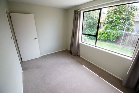 Photo of property in 2/115 Prestons Road, Redwood, Christchurch, 8051