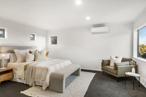 Photo of property in 18 Greenleaf Way, Northcross, Auckland, 0630