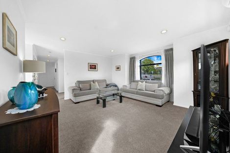 Photo of property in 15 Summerland Drive, Henderson, Auckland, 0612